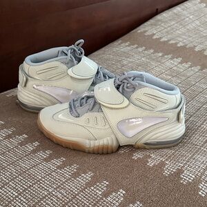 Woman’s Nike Gray and Cream Sneakers customized